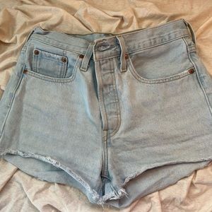 levi’s cut off shorts